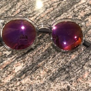 Quay reflective sunnies